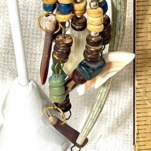 Wooden bead and shell statement earrings. - Picture 6 of 9